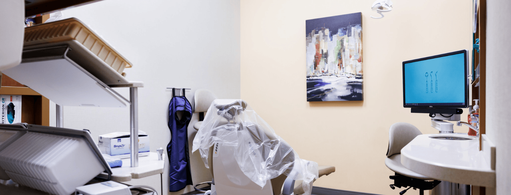 Vista dental room with chair and equipment